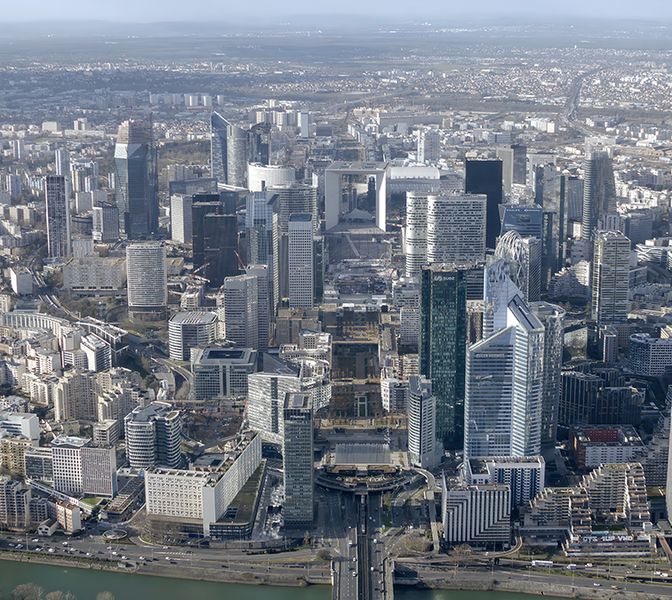 Vue aérienne de Paris La Défense 2022 (c) 3.0 Serial Picture