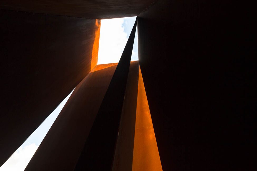 Slat - Richard Serra
