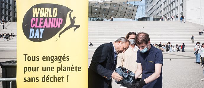 Des milliers de déchets recolletés à Paris La Défense lors du World CleanUp Day