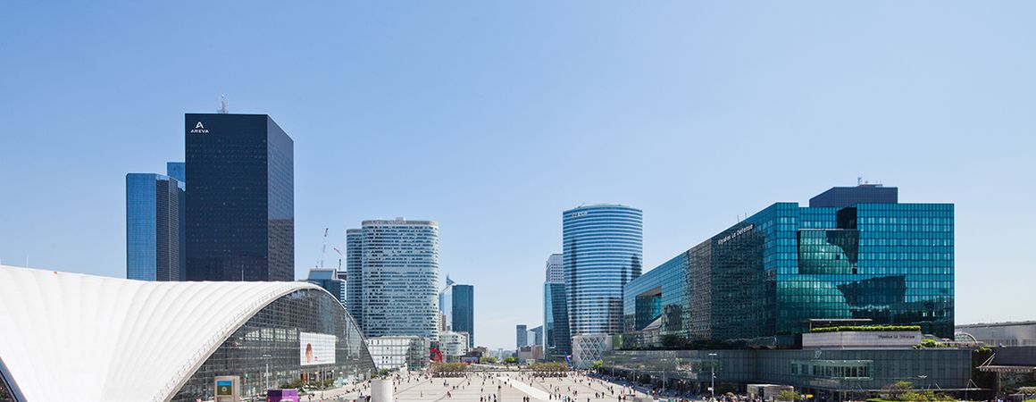 The Parvis de La Défense: an exceptional XXL space (c) 11h45
