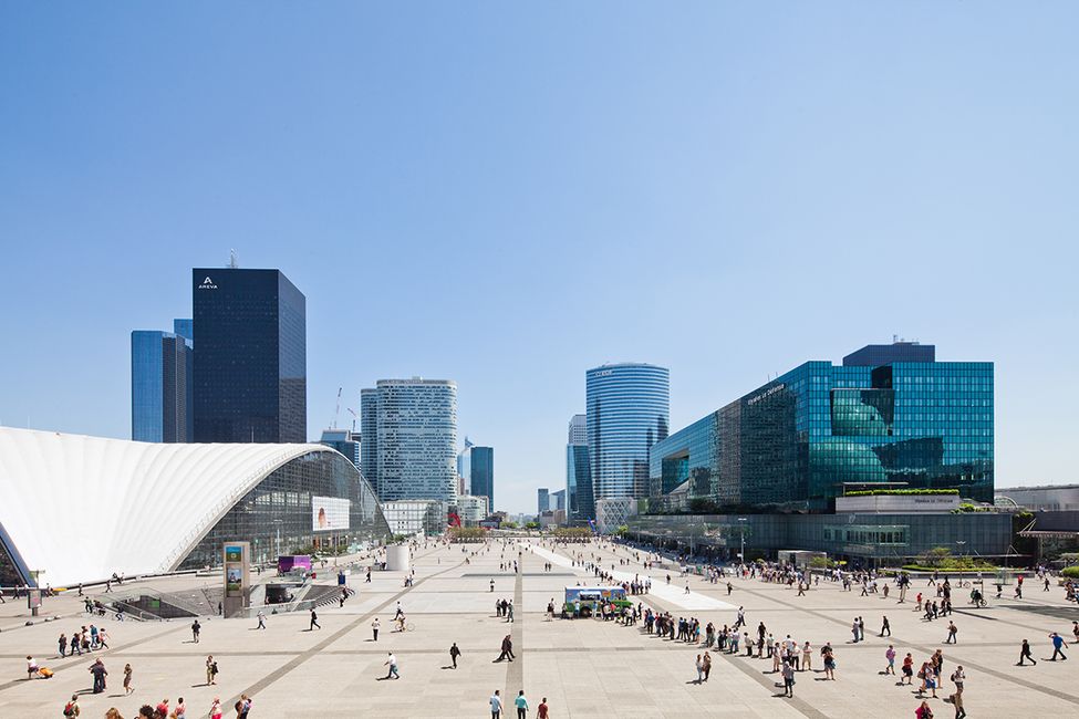 The Parvis de La Défense: an exceptional XXL space