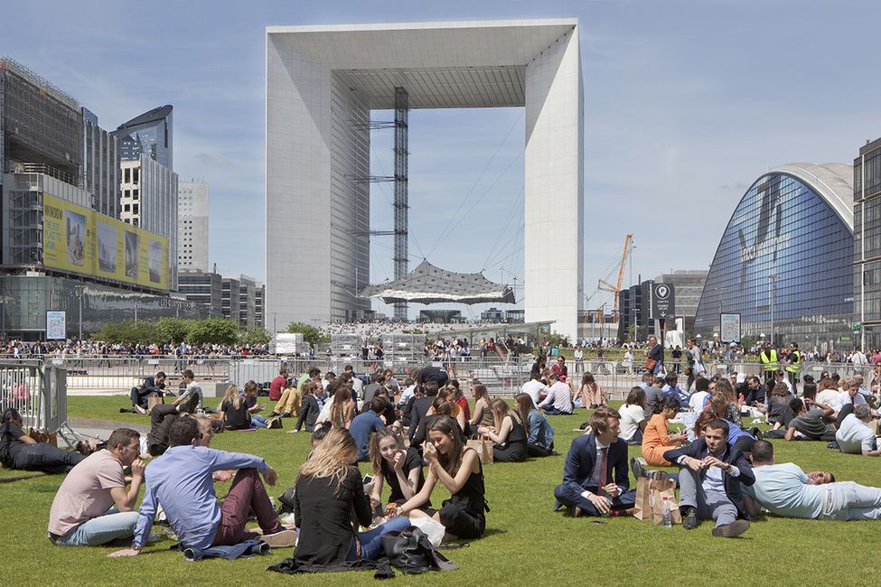 The Place de La Défense: the agora of the district